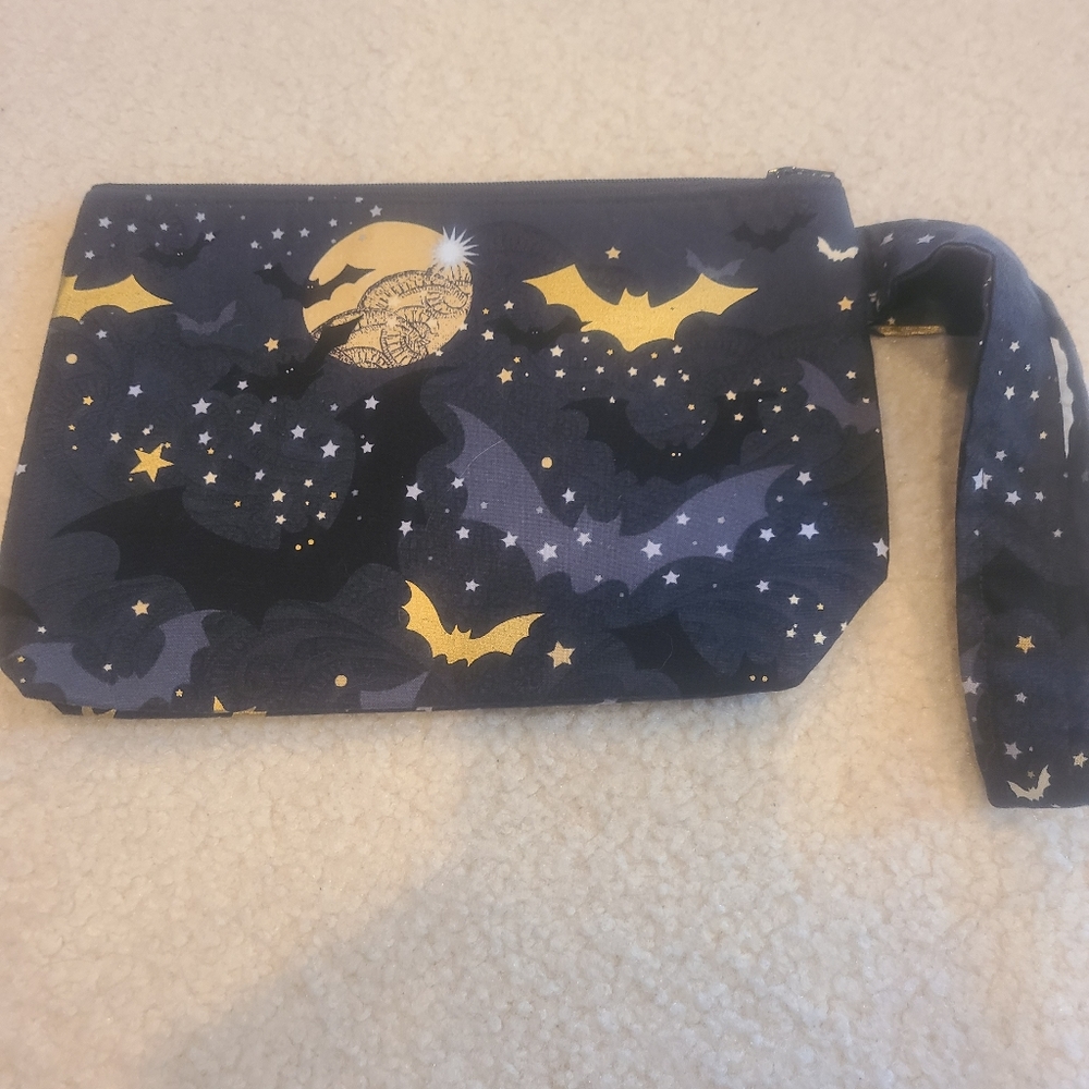 Cross bodys, wristlets, wallets, purses